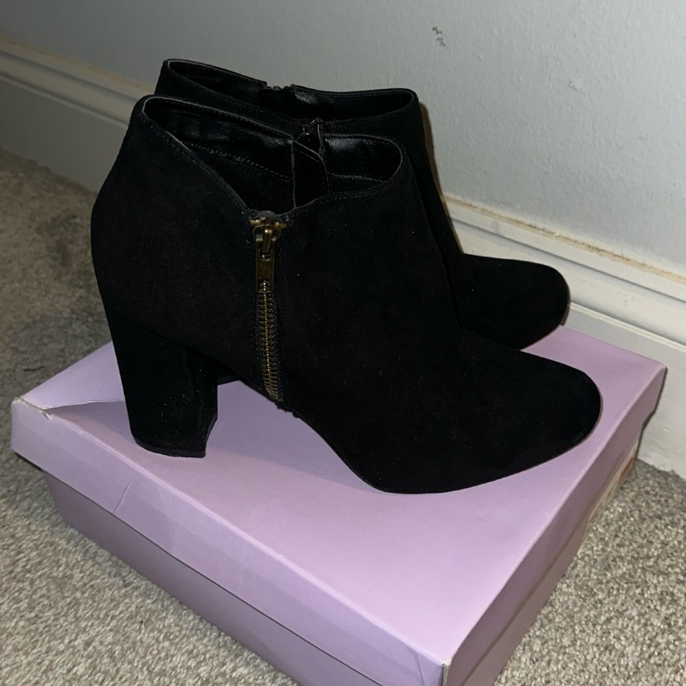 Madden Girl Heeled Boots
9.5
